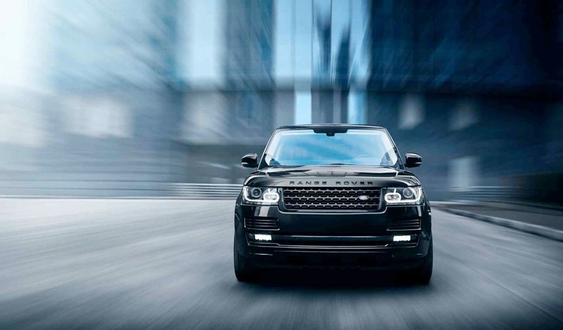 black-land-rover-Dingmans-Collision-Center
